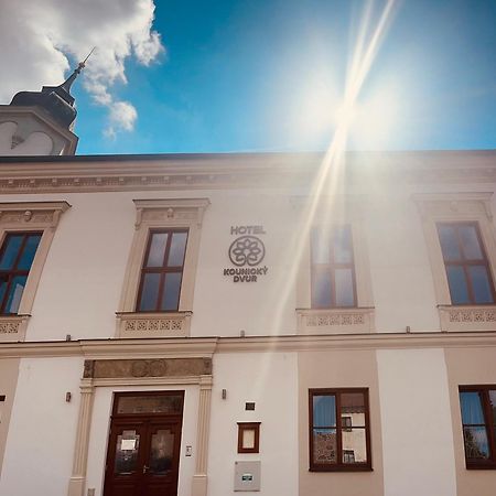 Kounicky Dvur Hotel Dolní Kounice Kültér fotó