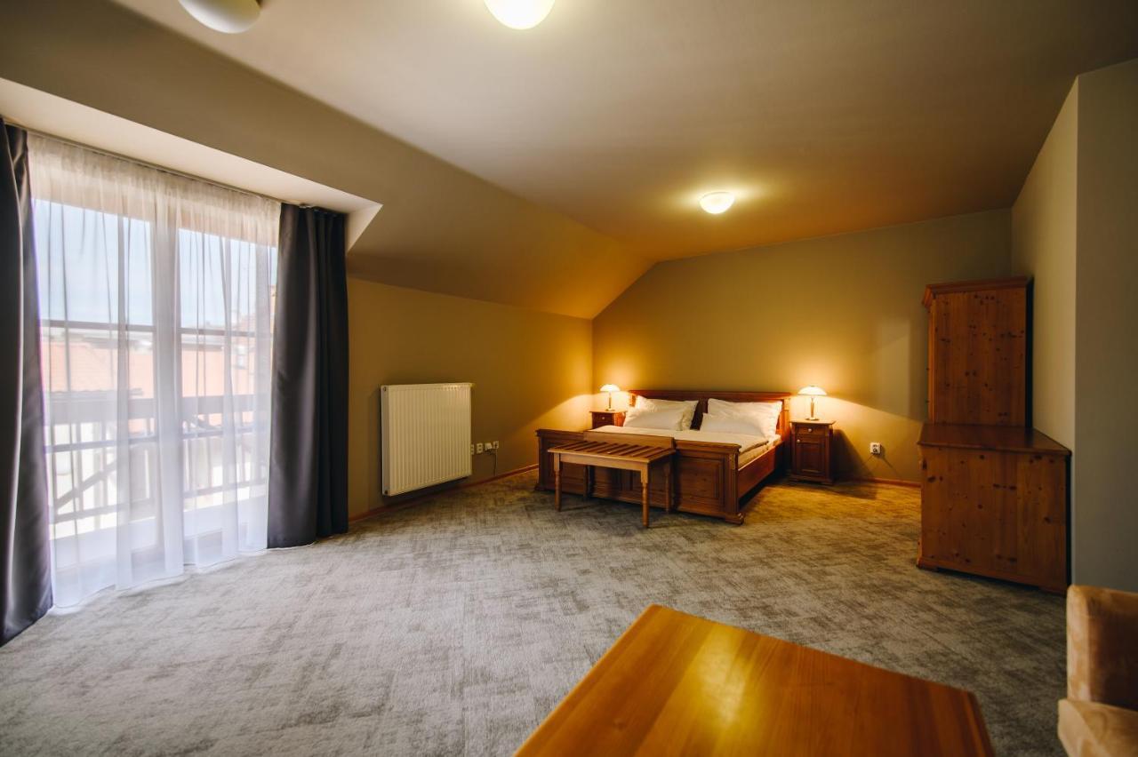 Kounicky Dvur Hotel Dolní Kounice Kültér fotó